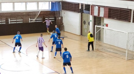 MÁV Előre húsvéti öregfiúk focitorna - Újpesti, lila-fehér siker a döntőben